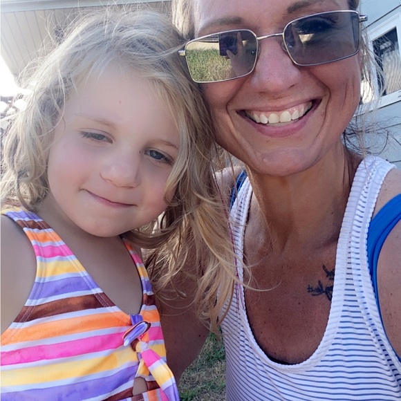 Meet your Posher, Renee - Picture 4 of 4